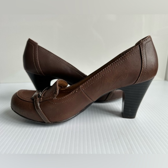 SoftShoe by Medicus Brown Heels Pumps with Buckle Snakeskin Accent Size 8 - Picture 7 of 10